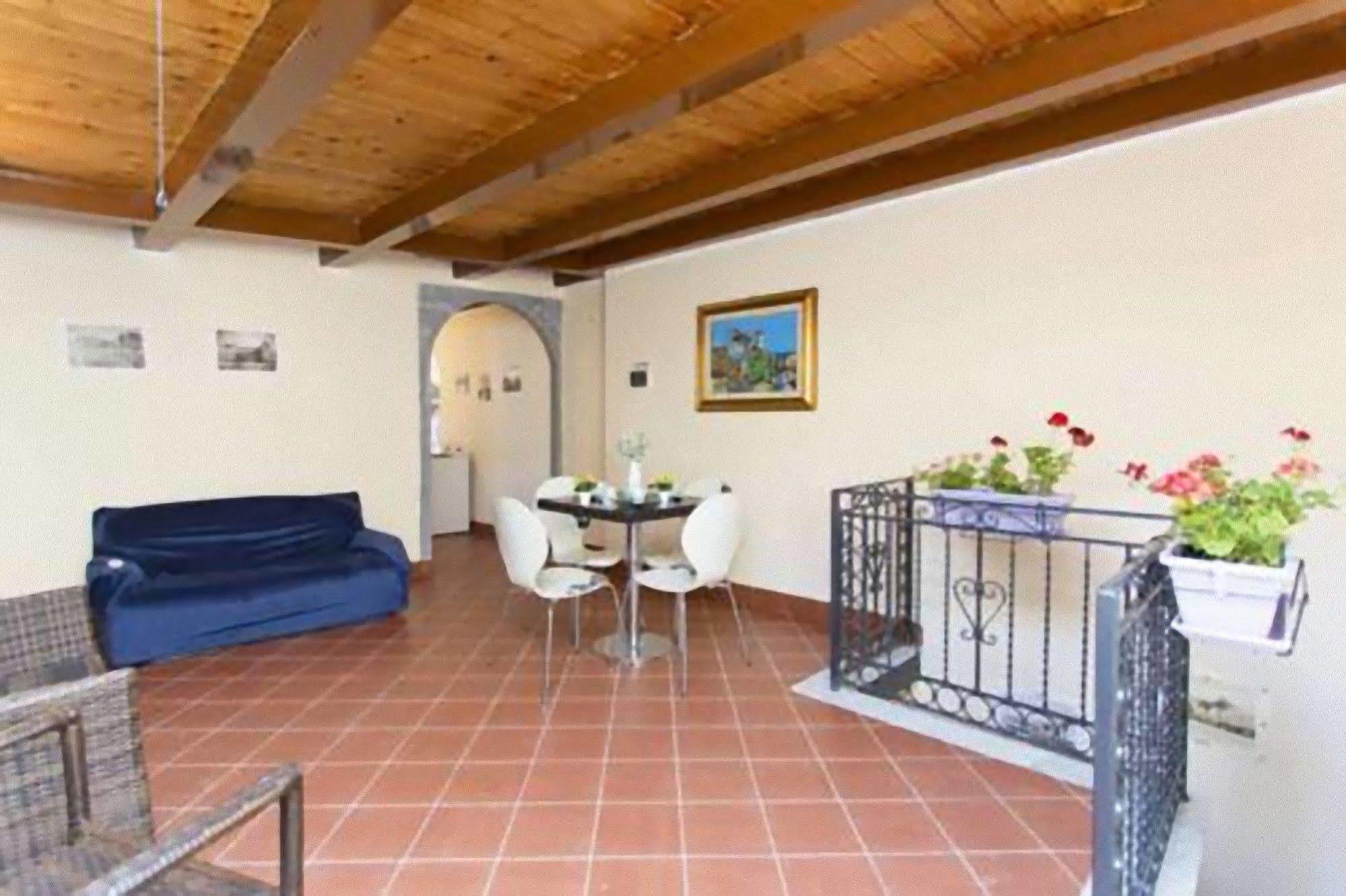 לינה וארוחת בוקר Palermo Centro Zoe מראה חיצוני תמונה