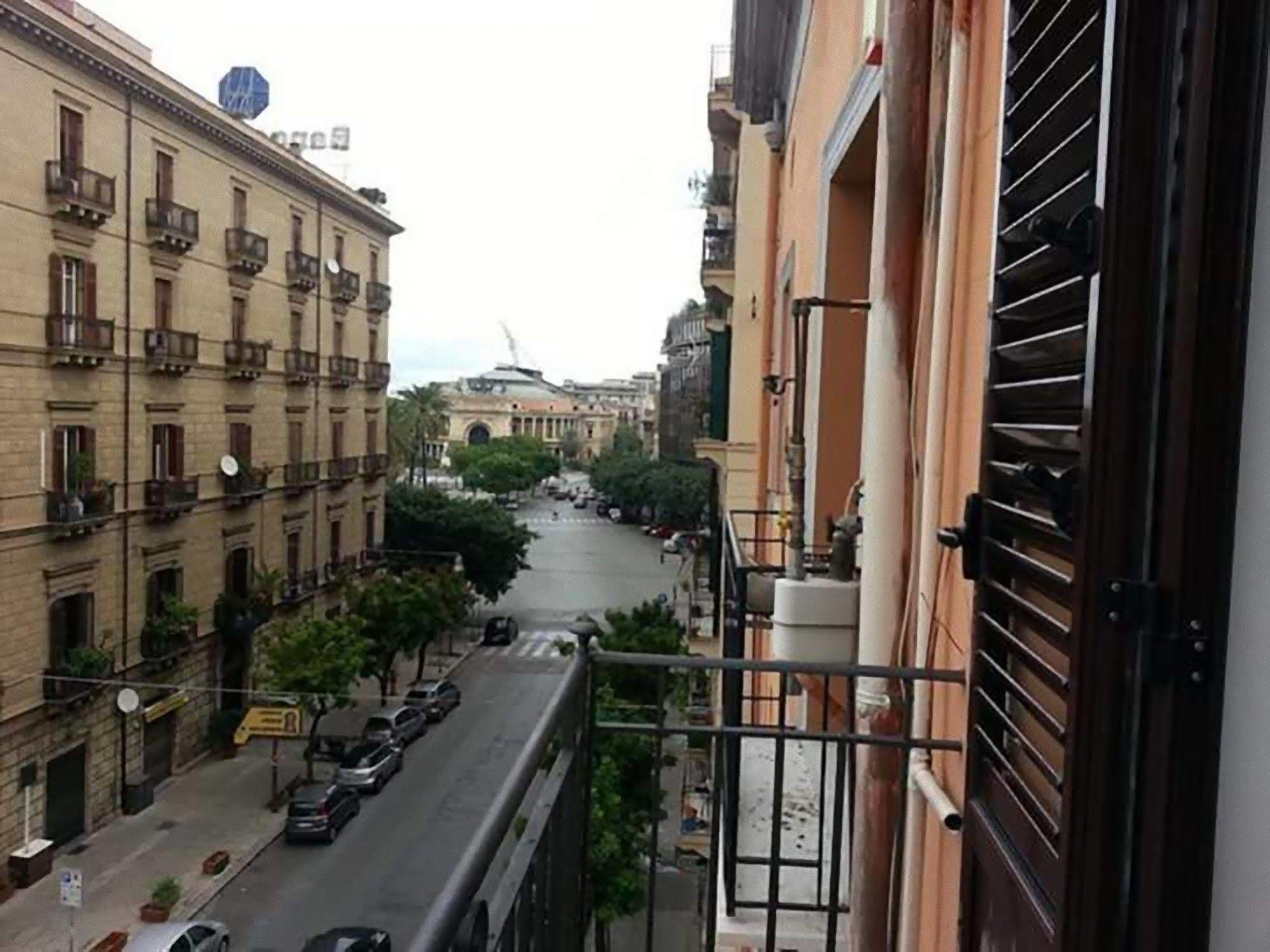 לינה וארוחת בוקר Palermo Centro Zoe מראה חיצוני תמונה